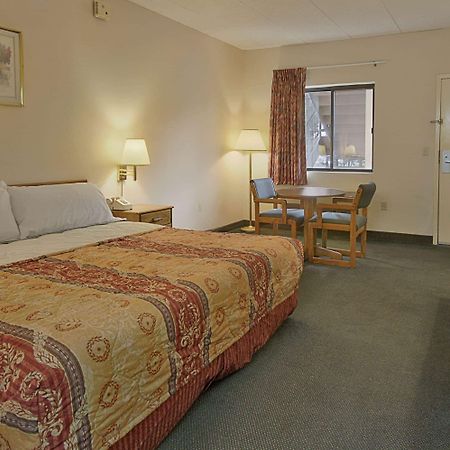 Days Inn By Wyndham Morehead Eksteriør bilde