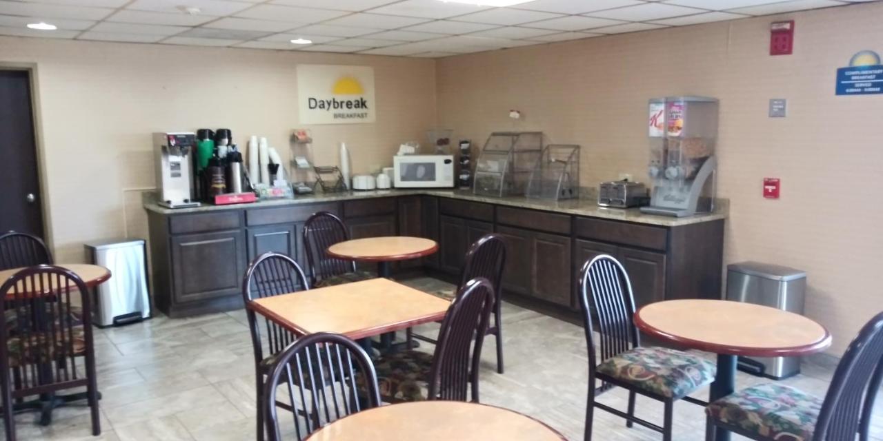 Days Inn By Wyndham Morehead Eksteriør bilde